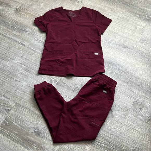Figs Tops - Figs scrub set